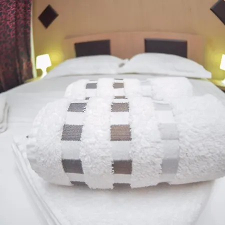 Daire Stylish Apartament ~ Old Town Bükreş